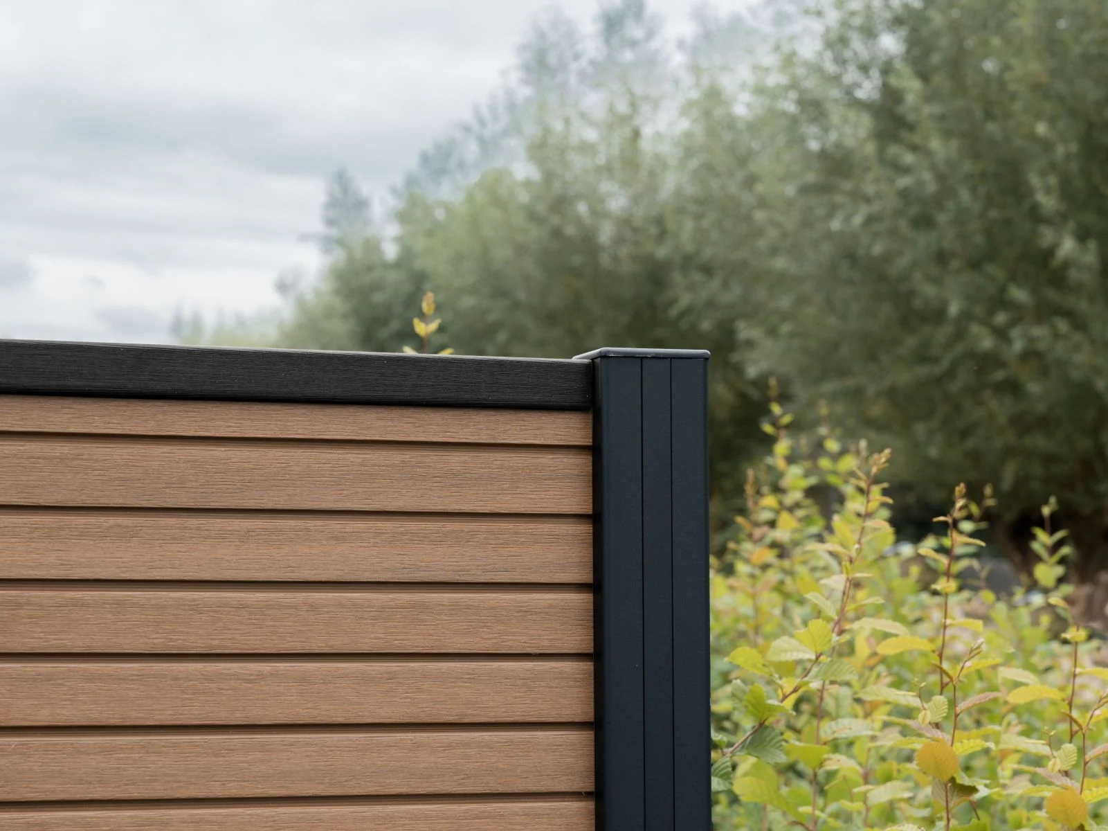 Linholm Zaun Modena Teak - Image 11