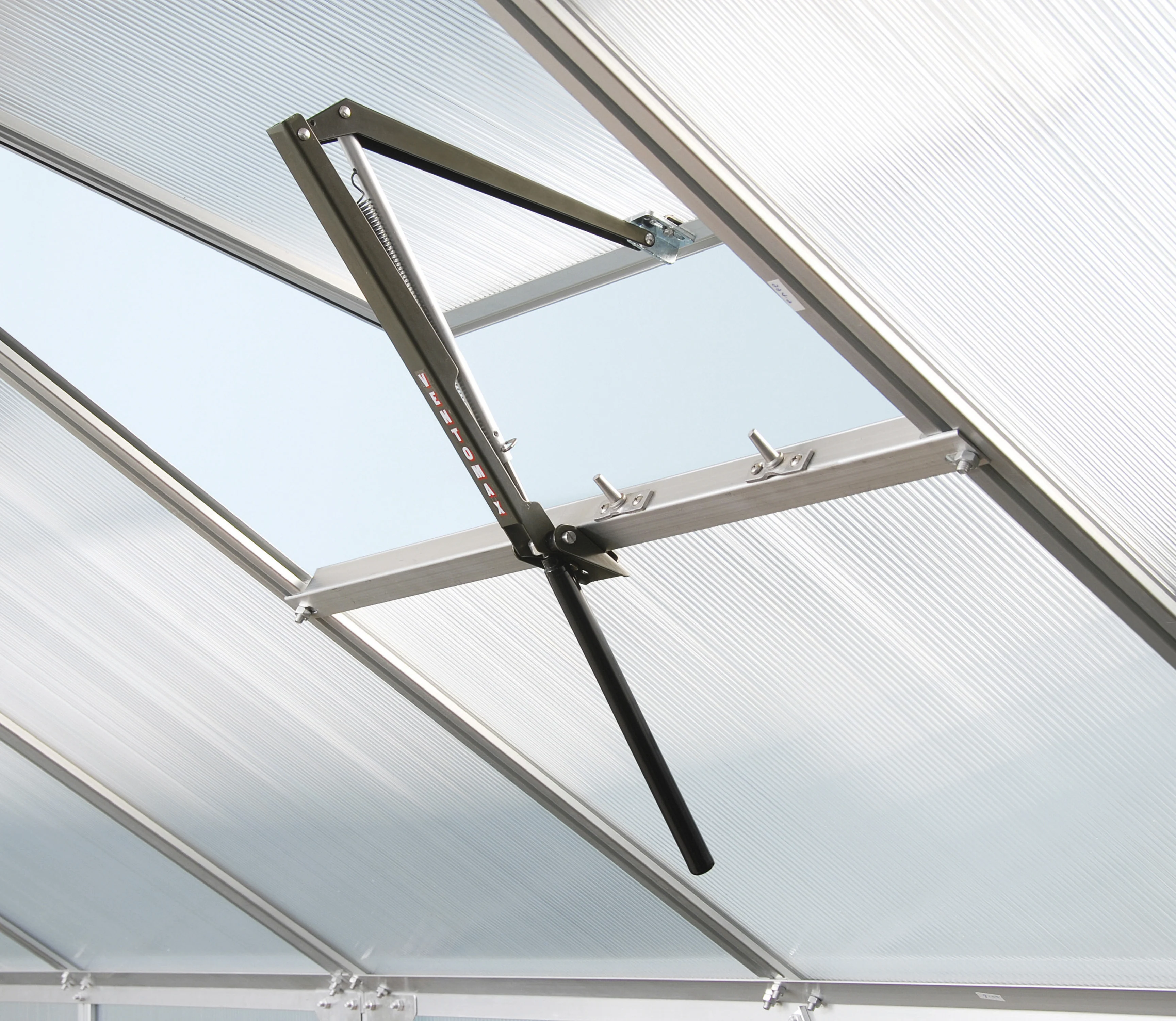 Vitavia Gewächshaus Venus 3800 HKP 6mm Schwarz, im SET, inkl. Fundament, Fensterheber, Regenfallrohr-Set, Aluregal und Alutisch - Image 9
