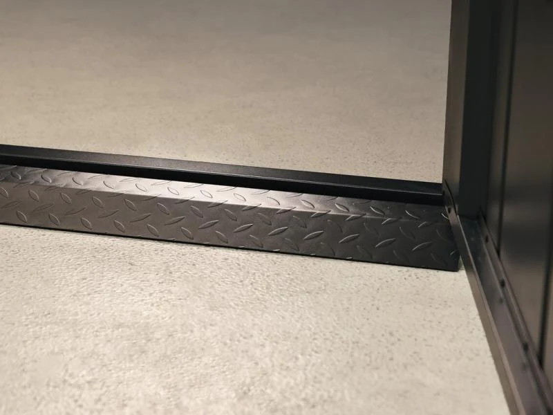 Wolff Finnhaus Metall Bodenrampe