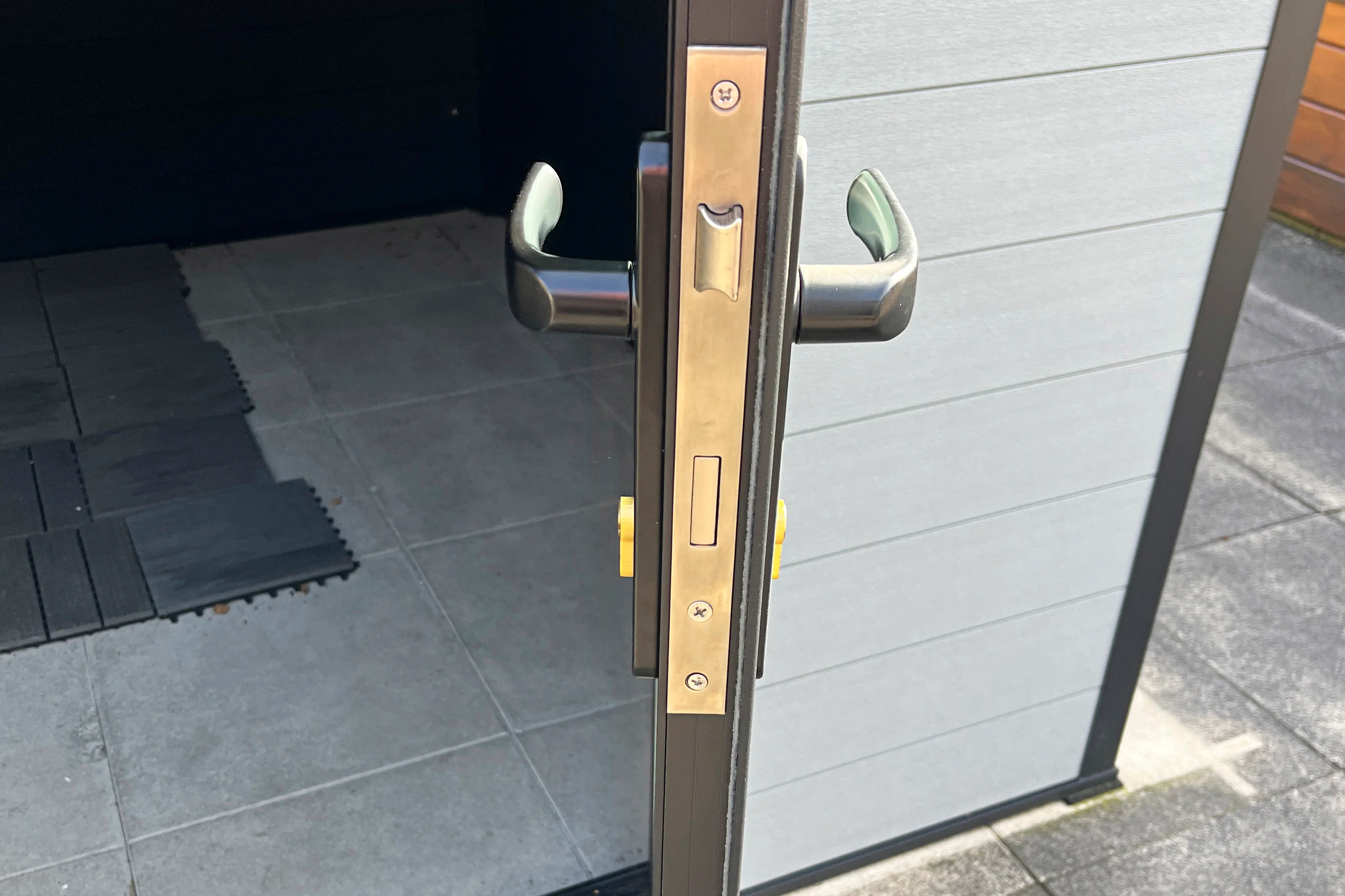 Wolff Finnhaus WPC-Haus Tona 6030 Anthrazit mit Wandpaket - Image 6