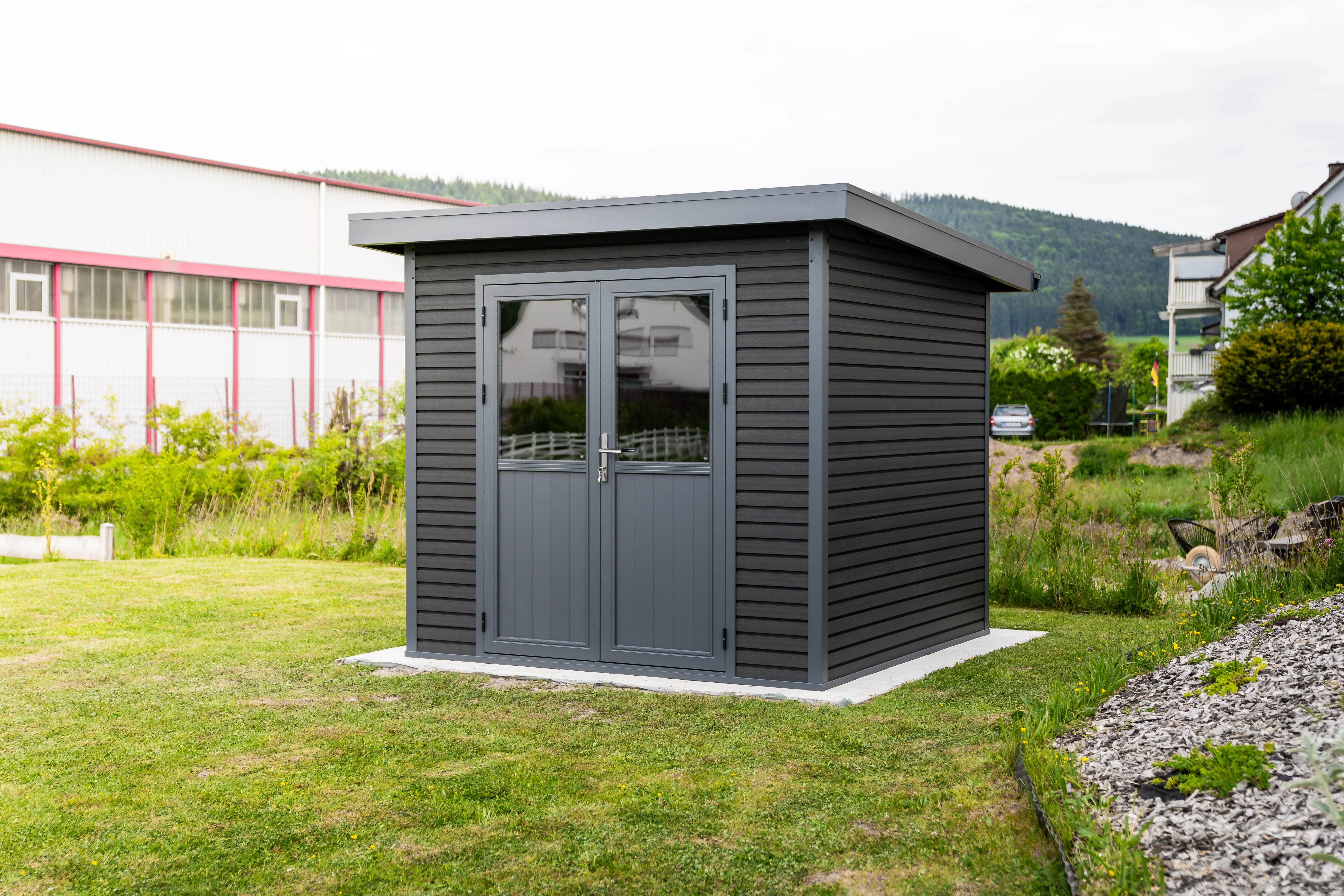 Linholm WPC Gartenhaus Linia 2424 inkl. Dachrinnen-Set, 2-farbig Grau/Anthrazit - Image 9